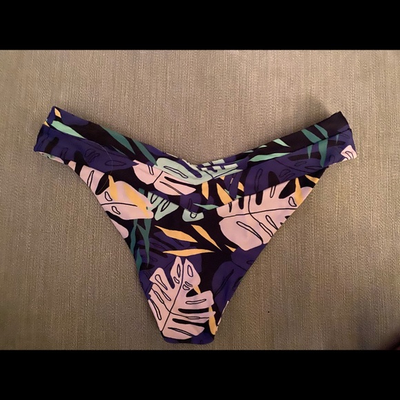 alia blue bathing suit. size-xs - Picture 2 of 6